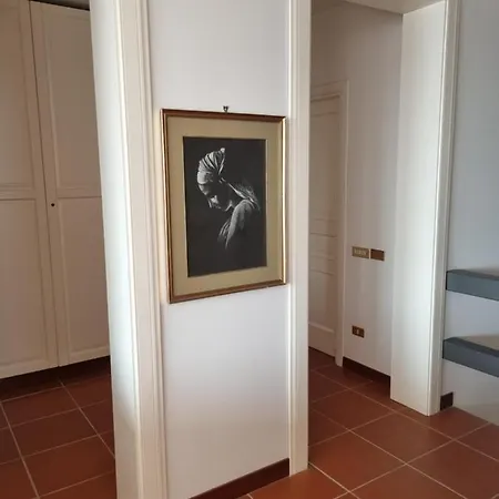 Sul Molo Tra Siracusa E Catania Augusta