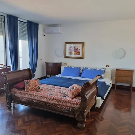 Sul Molo Tra Siracusa E Catania Bed & Breakfast *