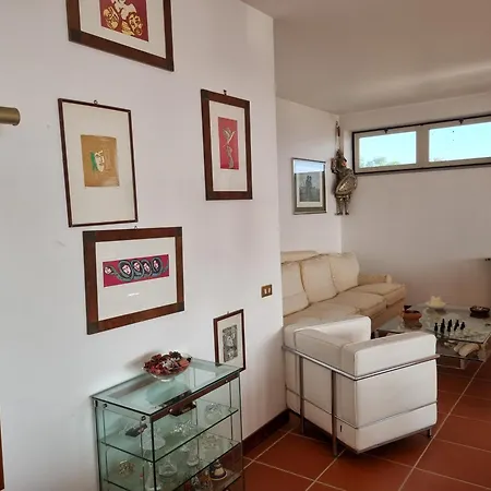 Sul Molo Tra Siracusa E Catania Augusta